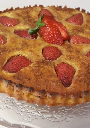 Una foto de Tarta de almendras con fresas