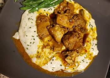 Popular Cuisine Curried chicken  grits  Restaurant Style