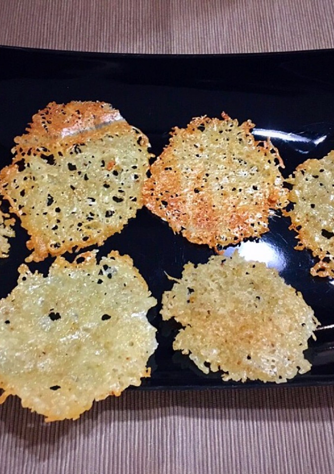Una foto de Crujiente de queso manchego