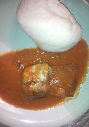 A picture of Semo with stew （omiobe ）.