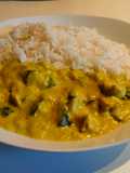 Riso basmati con pollo al curry e zucchine