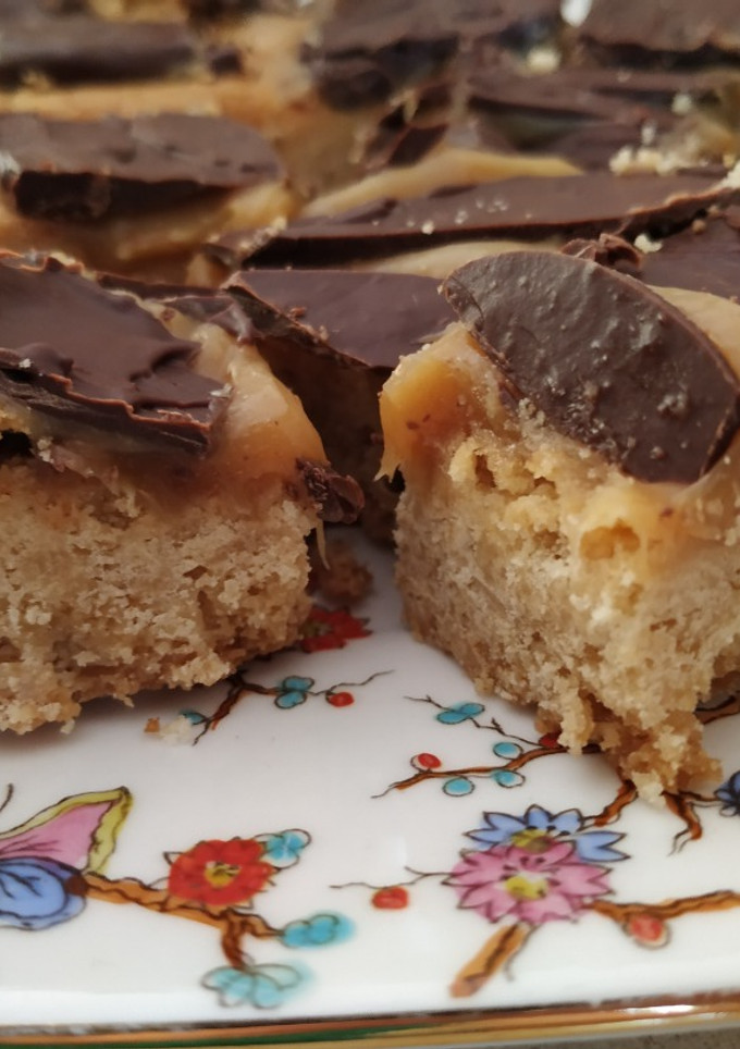 Una foto de Millionaire's shortbread (Thermomix)