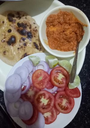 A picture of Paneer butter masala.