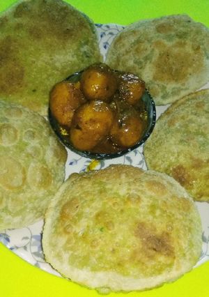 কড়াইশুঁটির কচুরি(koraishutir kochuri recipe in bengali style) রেসিপির প্রধান ছবি
