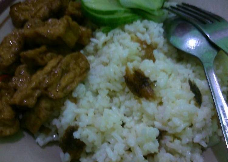 4Cara Membuat Nasi Goreng Seadanya yang Enak