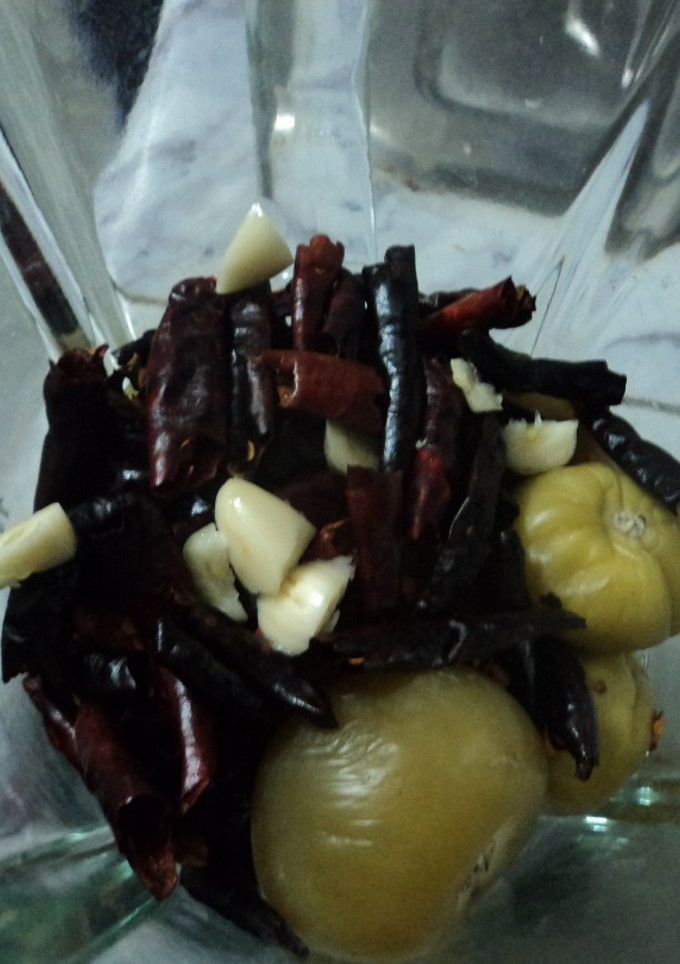 Una foto de Salsa de chiles quemados ranchera la tía güera