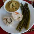 Rollo de pollo y zapallo italiano al curry