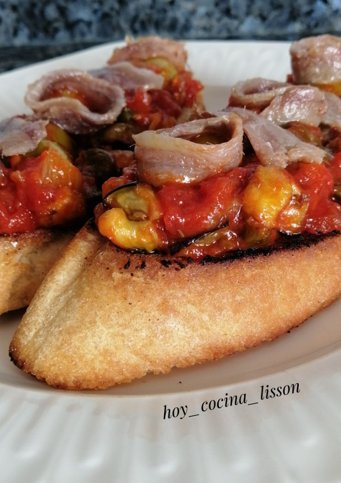 Una foto de Tostas de Caponata
