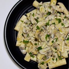 A picture of White Truffle Oil and Creamy Mushroom Tortiglioni.