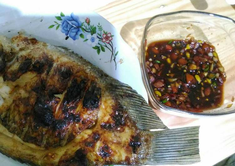 Bagaimana Menyiapkan Gurame bakar kecap, Bisa Manjain Lidah