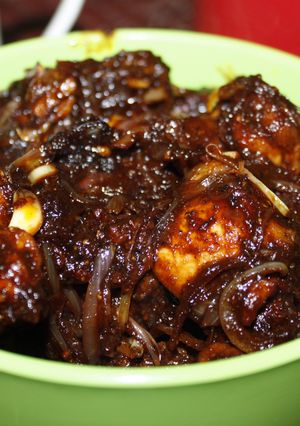 A picture of Spicy Chinese Chicken Dry.