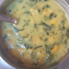 A picture of Corn Methi curry.