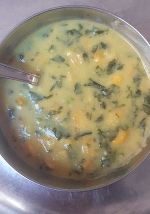 A picture of Corn Methi curry.