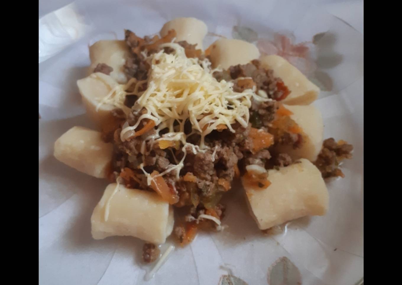 Gnocchi Di Ricotta 馃嚠馃嚬 Con salsa de verduras y carne picada