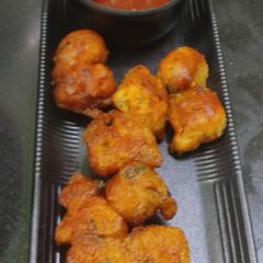 A picture of #SIS#Urad dal channa dal onion thunukku,(thukada)tomato chutney.