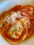 Ravioli con ricotta e spinaci