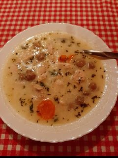 Tárkonyos csirkehús leves mini gombafejekkel recept fotója