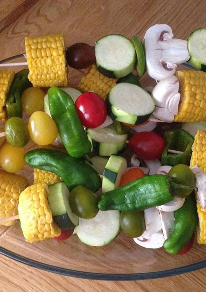 Una foto de Brochetas listas para barbacoa