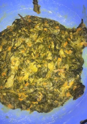 A picture of Carrot spinach.