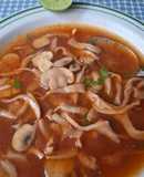 Caldo de hongos con epazote