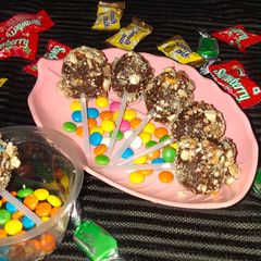 A picture of Bread chocolate lollypop.