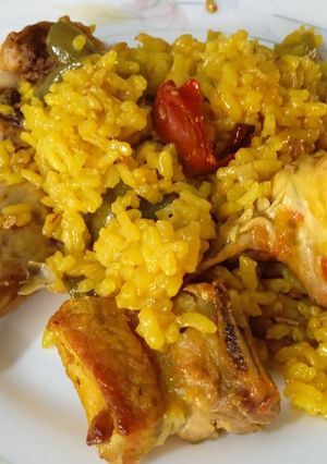 A picture of Valencian Paella on Gas.