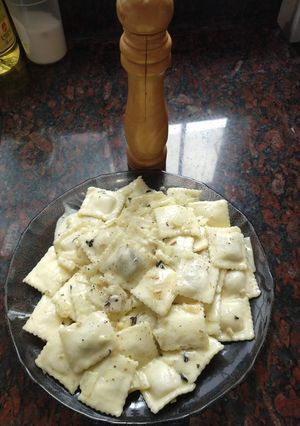 Una foto de Ravioles a la crema