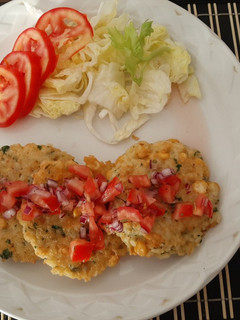 Una foto de Tortitas de arroz y garbanzo