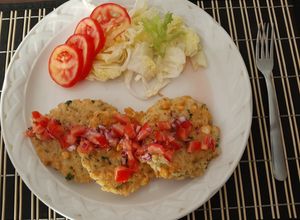 Una foto de Tortitas de arroz y garbanzo