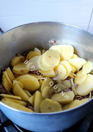 Hình của món Khoai Tây Xào Thịt Nạc.