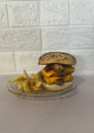 Una foto de Hamburguesas caseras de carne 🍔