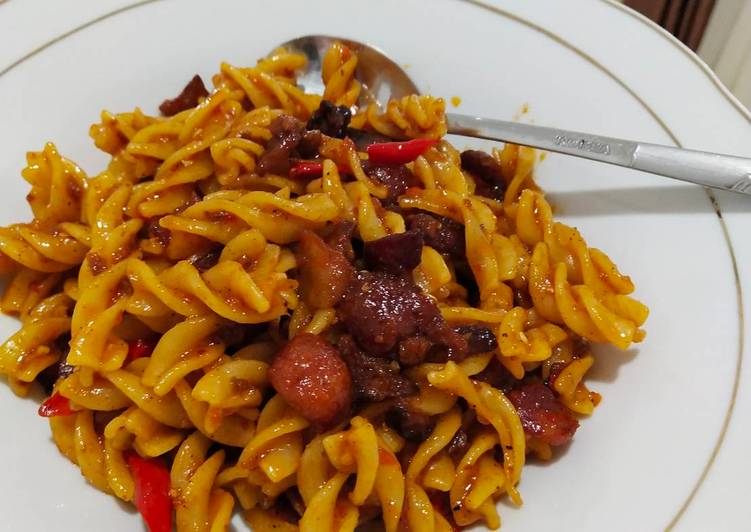 Fusilli Bacon Spicy Bolognese