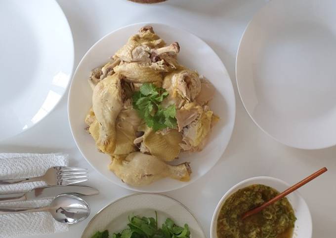 Boiled chicken and chicken rice