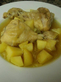 Una foto de Pollo a la cerveza en olla exprés