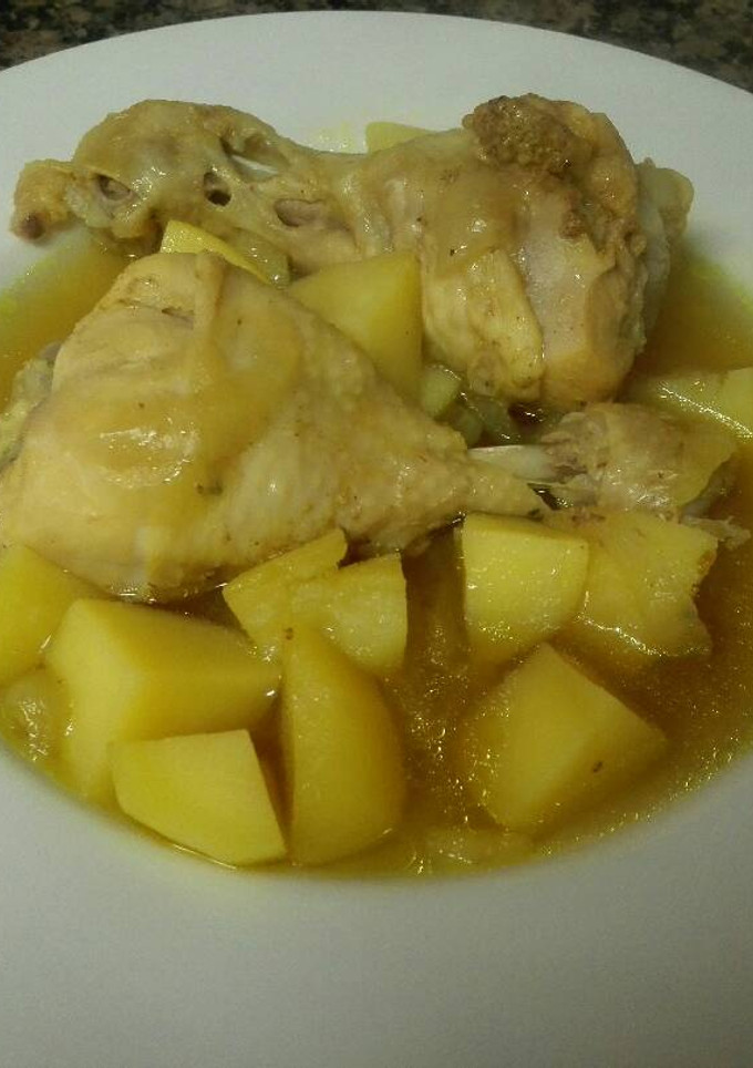 Una foto de Pollo a la cerveza en olla exprés 