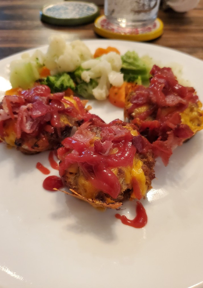 A picture of Bacon Cheeseburger Bites.