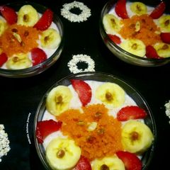 A picture of Strawberry phirni.