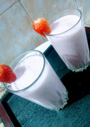 A picture of Srawberry shake.