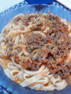 Una foto de Fideos caseros c/salsa rosa. grace