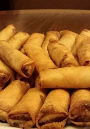 A picture of Lumpia (Filipino Spring Rolls).