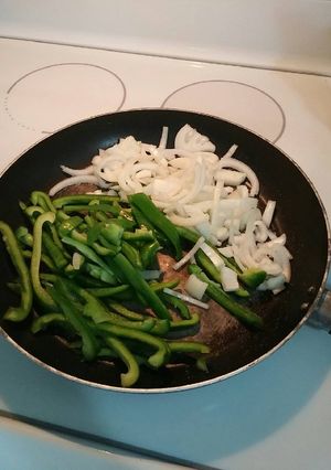 A picture of Green chicken chili wraps.