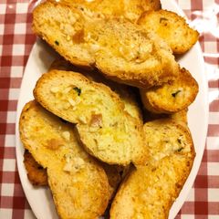 A picture of Garlic bread.