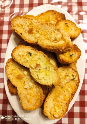 A picture of Garlic bread.