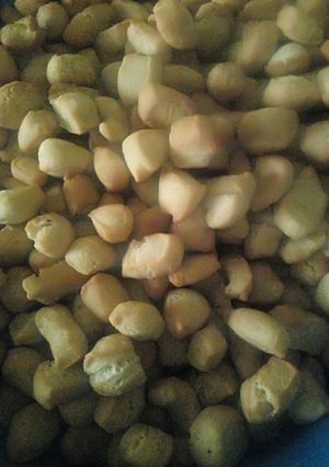 A picture of Crunchy chinchin.