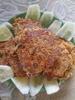 চাউমিন অমলেট (chow mein omelette recipe in Bengali) রেসিপির প্রধান ছবি