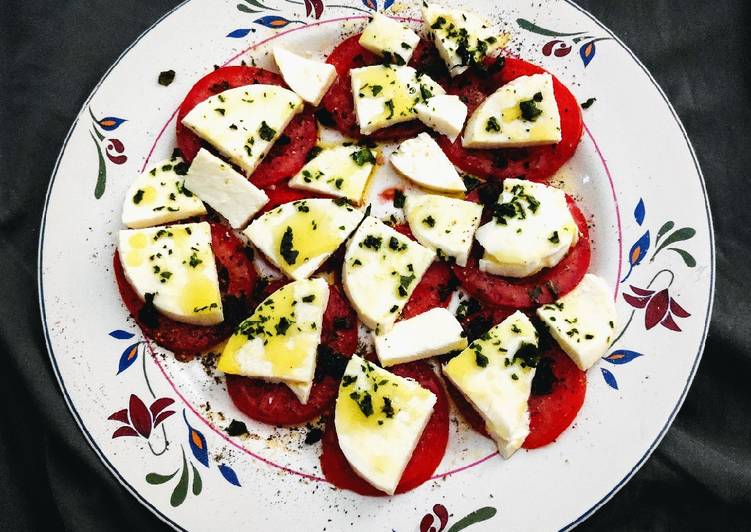 Steps to Make Caprese Salad in 22 Minutes at Home