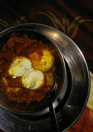 A picture of Egg Curry.