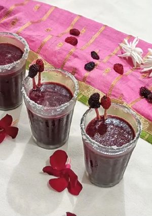A picture of Mulberry shots.