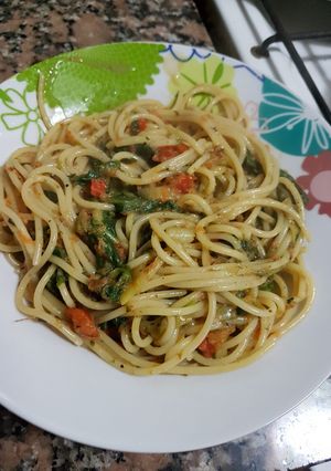 Una foto de Tallarines salteados con verduras
