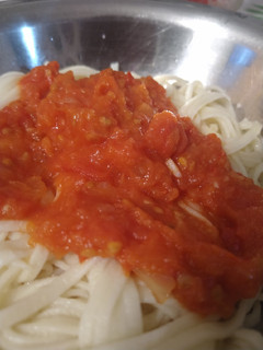 Una foto de Salsa de tomate express y con el tomate que sea!